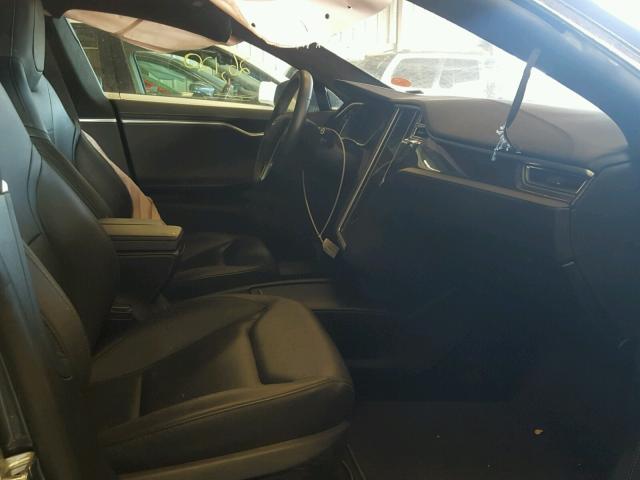 5YJSA1E21GF156419 - 2016 TESLA MODEL S GRAY photo 5