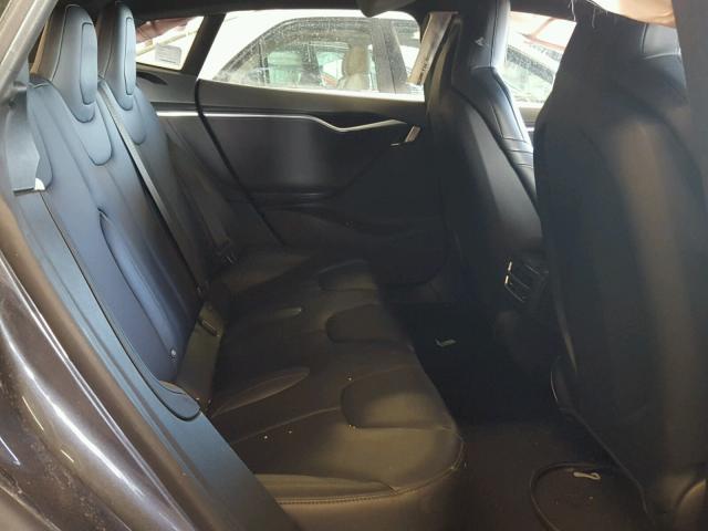 5YJSA1E21GF156419 - 2016 TESLA MODEL S GRAY photo 6