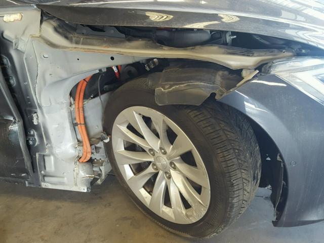 5YJSA1E21GF156419 - 2016 TESLA MODEL S GRAY photo 9
