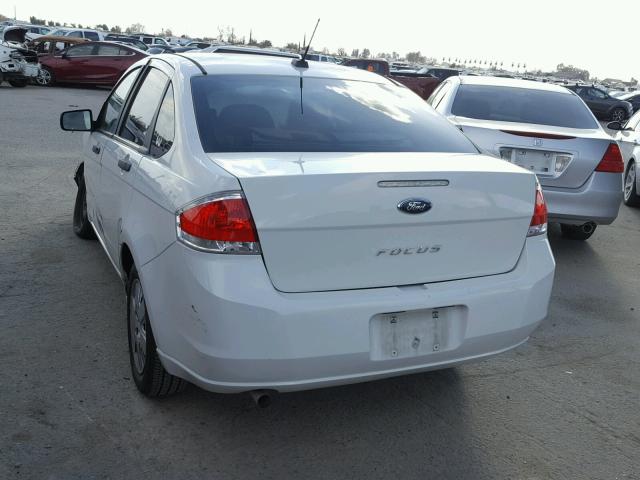 1FAHP3EN8AW251969 - 2010 FORD FOCUS S WHITE photo 3