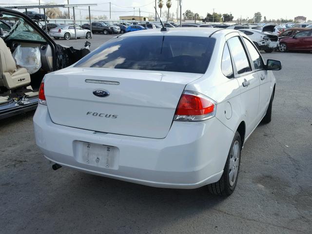 1FAHP3EN8AW251969 - 2010 FORD FOCUS S WHITE photo 4