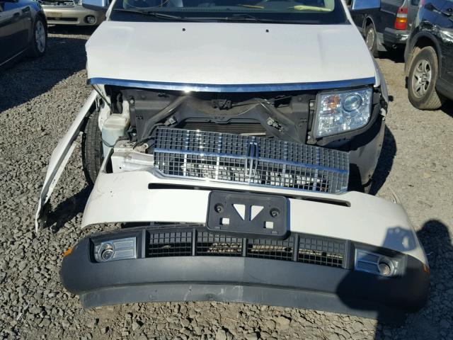 2LMDJ8JC4ABJ09969 - 2010 LINCOLN MKX WHITE photo 9