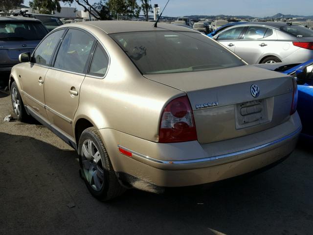 WVWRH63B23P389140 - 2003 VOLKSWAGEN PASSAT GLX GOLD photo 3