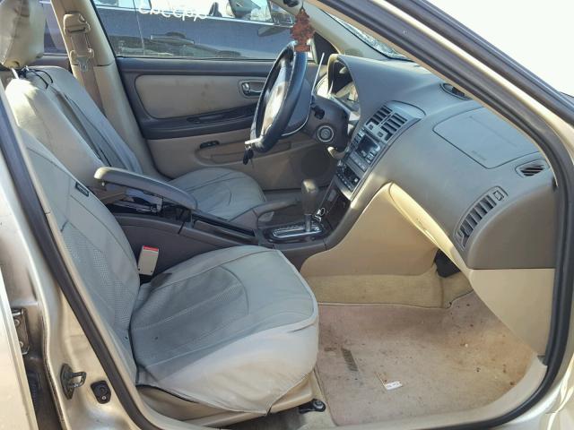 JN1CA31D61T613322 - 2001 NISSAN MAXIMA GXE SILVER photo 5