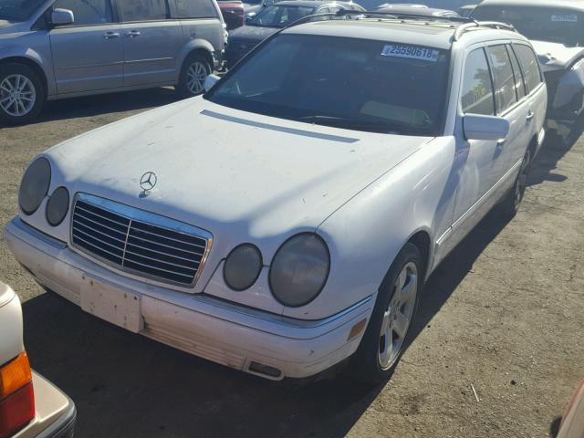 WDBJH65F3XA848311 - 1999 MERCEDES-BENZ E 320 WHITE photo 2