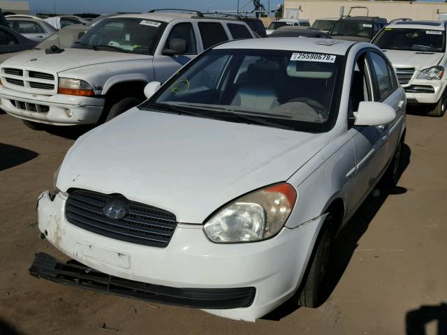 KMHCN46C09U290247 - 2009 HYUNDAI ACCENT GLS WHITE photo 2