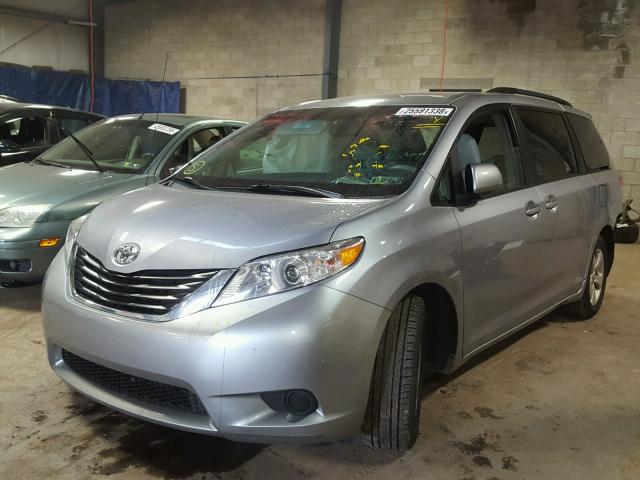 5TDKK3DC0CS177867 - 2012 TOYOTA SIENNA LE SILVER photo 2