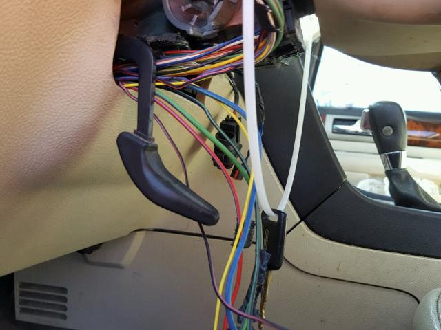 5LMFU27R33LJ25438 - 2003 LINCOLN NAVIGATOR WHITE photo 9