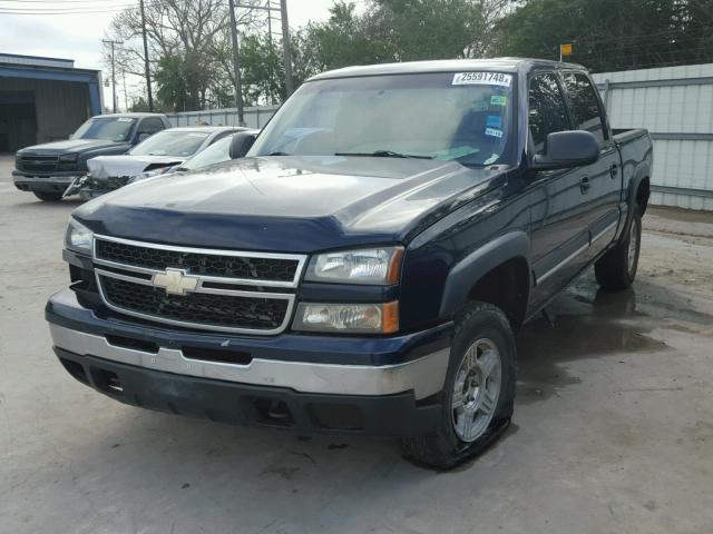 2GCEK13T961217460 - 2006 CHEVROLET SILVERADO BLUE photo 2