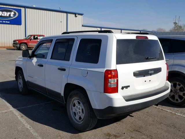 1C4NJPBAXGD526155 - 2016 JEEP PATRIOT SP WHITE photo 3