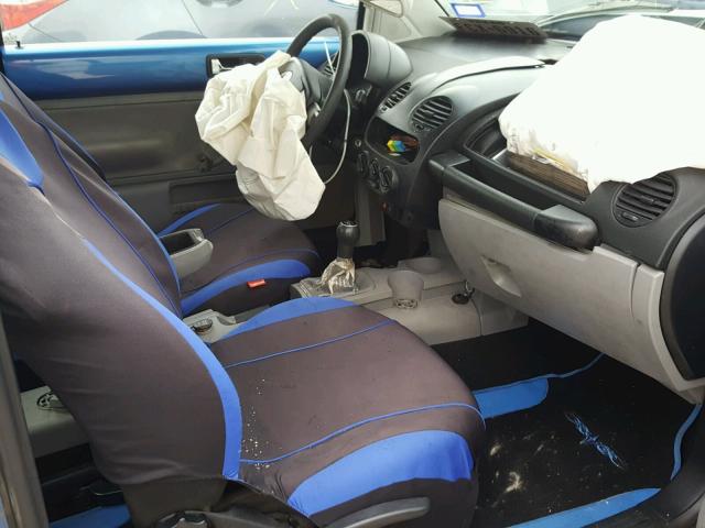 3VWCF21C1YM450827 - 2000 VOLKSWAGEN NEW BEETLE 蓝色 照片 5