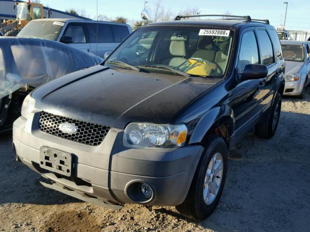 1FMYU93185KA53486 - 2005 FORD ESCAPE XLT BLACK photo 2