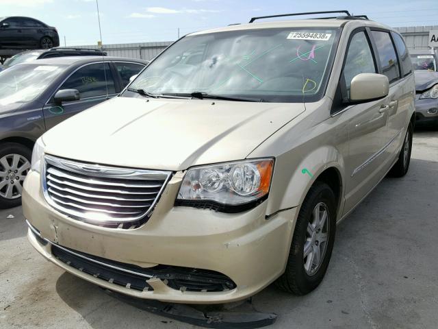 2A4RR5DG6BR638581 - 2011 CHRYSLER TOWN & COU GOLD photo 2