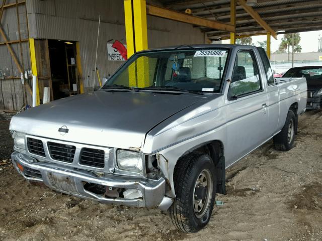 1N6SD16S9PC343262 - 1993 NISSAN TRUCK KING SILVER photo 2