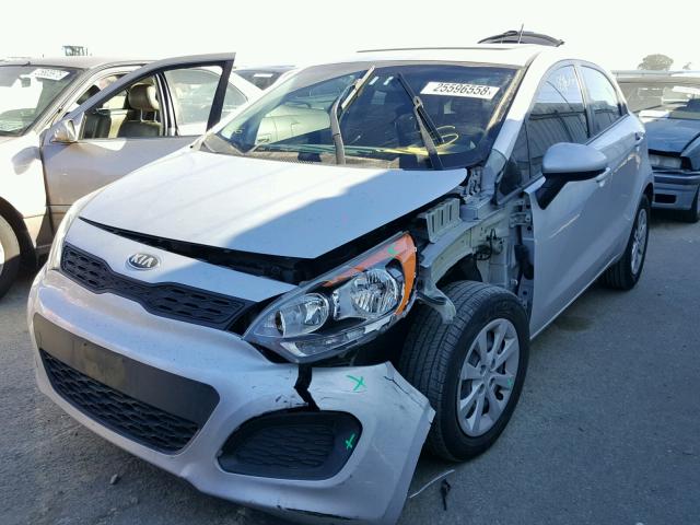 KNADM5A33D6152995 - 2013 KIA RIO LX Արծաթագույն լուսանկար 2
