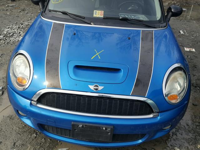 WMWMM335X9TP90382 - 2009 MINI COOPER S C BLUE photo 7