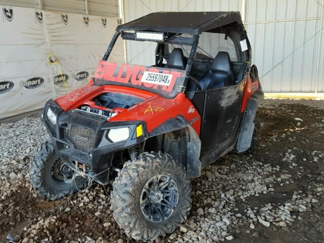 4XAVH76A0EF273636 - 2014 POLARIS RZR 800 RED photo 2