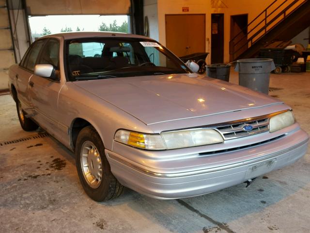 2FALP74W7TX182646 - 1996 FORD CROWN VICT SILVER photo 1