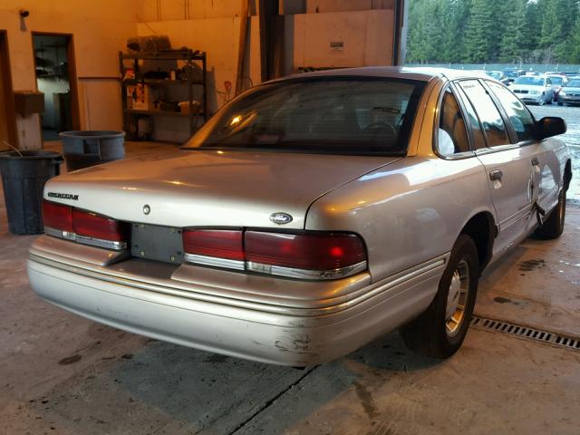 2FALP74W7TX182646 - 1996 FORD CROWN VICT SILVER photo 4