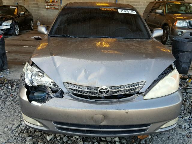 4T1BE32K73U677565 - 2003 TOYOTA CAMRY LE GRAY photo 9
