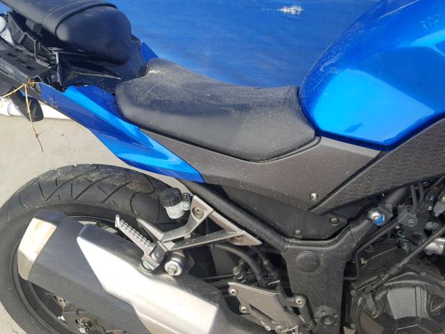 JKAEX8B11HDA35573 - 2017 KAWASAKI EX300 B BLUE photo 6