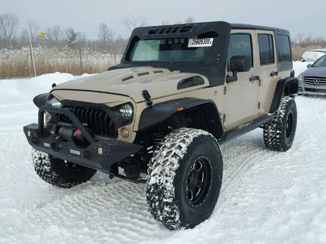 1C4BJWDG5GL279230 - 2016 JEEP WRANGLER U TAN photo 2