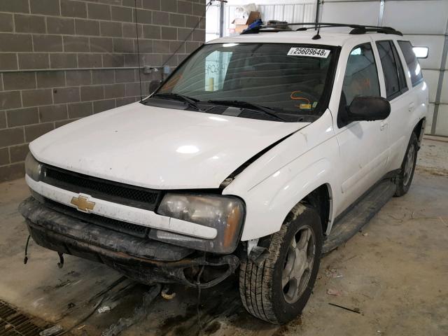 1GNDT13S652149723 - 2005 CHEVROLET TRAILBLAZE WHITE photo 2