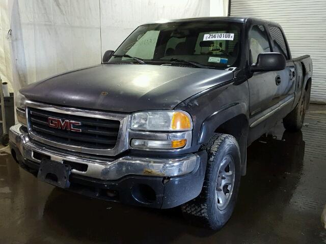 1GTGK23U04F170395 - 2004 GMC SIERRA K25 GRAY photo 2