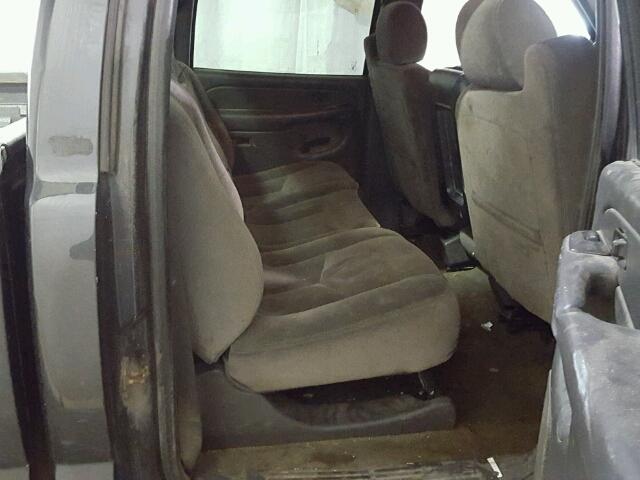 1GTGK23U04F170395 - 2004 GMC SIERRA K25 GRAY photo 6