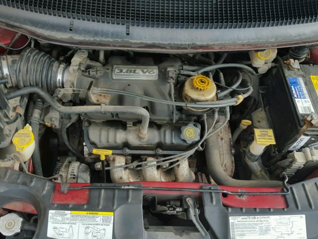 2C4GP54LX3R357580 - 2003 CHRYSLER TOWN & COU RED photo 7