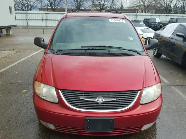 2C4GP54LX3R357580 - 2003 CHRYSLER TOWN & COU RED photo 9