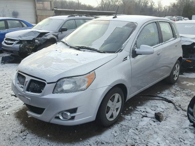 KL2TD66E19B648975 - 2009 PONTIAC G3 SILVER photo 2