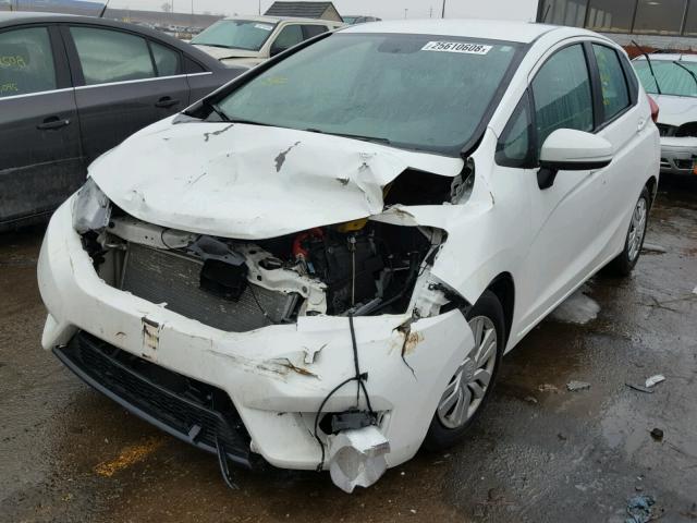 3HGGK5H52FM785313 - 2015 HONDA FIT LX WHITE photo 2