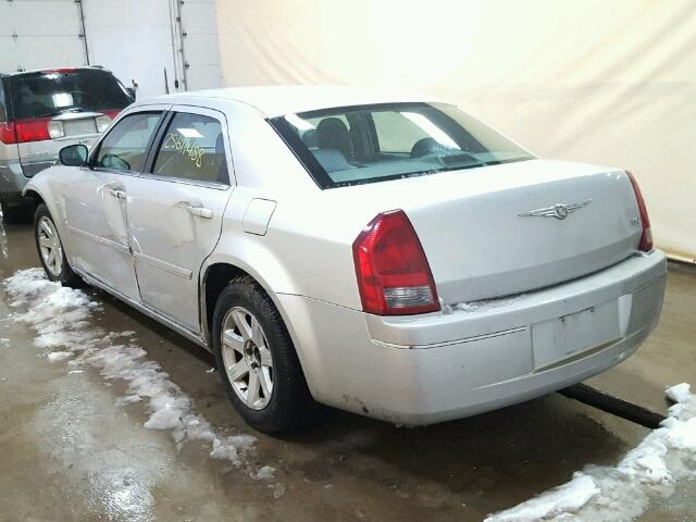 2C3JA53GX5H527865 - 2005 CHRYSLER 300 TOURIN SILVER photo 3