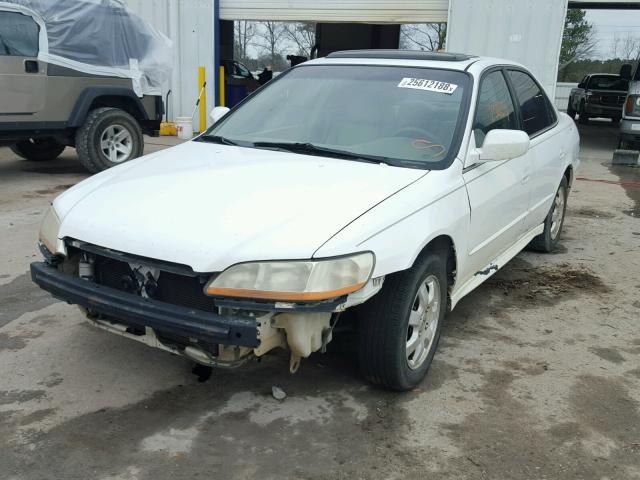 1HGCG56632A122416 - 2002 HONDA ACCORD EX WHITE photo 2