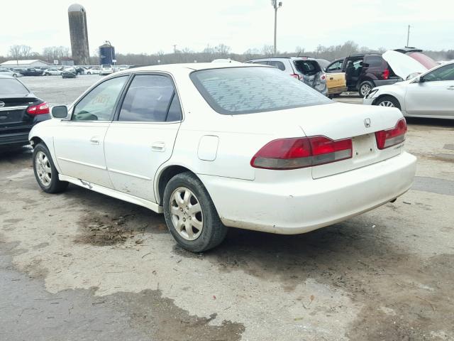 1HGCG56632A122416 - 2002 HONDA ACCORD EX WHITE photo 3