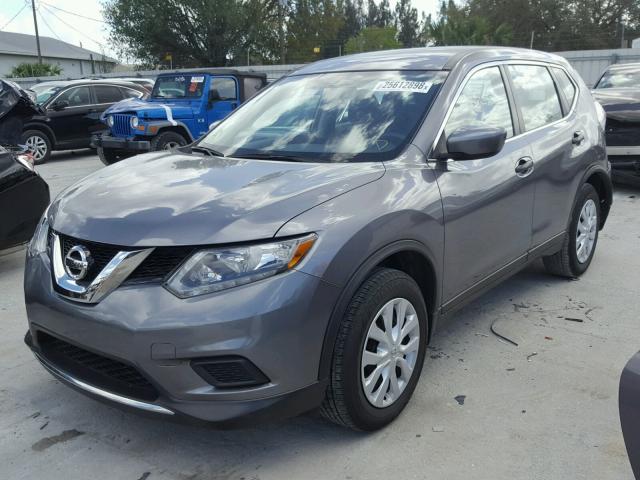 KNMAT2MT9GP601999 - 2016 NISSAN ROGUE S GRAY photo 2