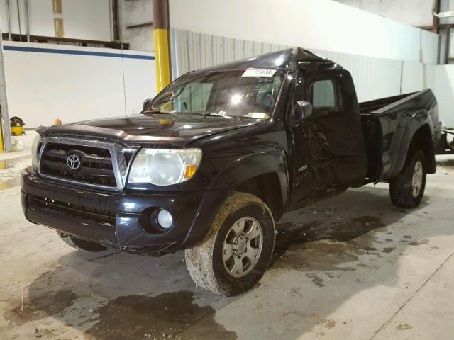 5TETU62N28Z536134 - 2008 TOYOTA TACOMA PRE BLACK photo 2