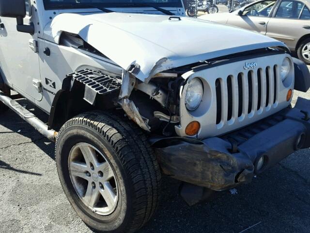 1J4FA24127L178470 - 2007 JEEP WRANGLER X SILVER photo 9