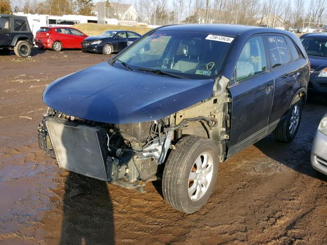 5XYKT3A12BG165425 - 2011 KIA SORENTO BA BLUE photo 2