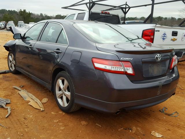 4T1BF3EK6BU195709 - 2011 TOYOTA CAMRY BASE GRAY photo 3