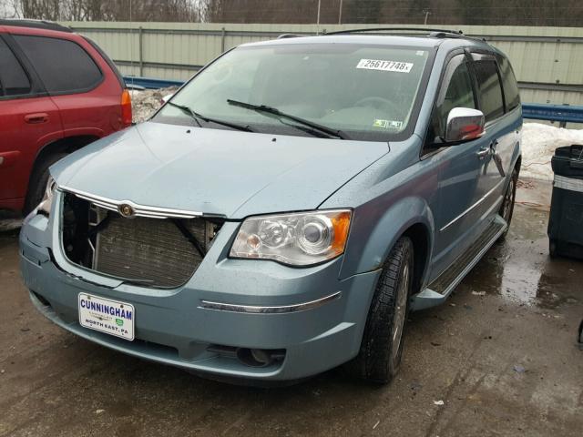 2A8HR64X28R605845 - 2008 CHRYSLER TOWN & COU BLUE photo 2