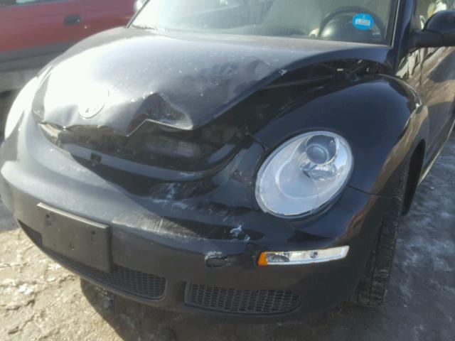 3VWPG3AG1AM017649 - 2010 VOLKSWAGEN NEW BEETLE 黑色 照片 9
