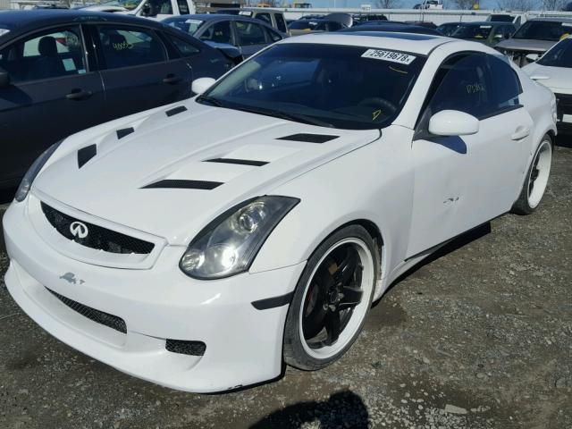 JNKCV54E25M427521 - 2005 INFINITI G35 WHITE photo 2