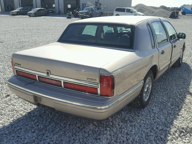 1LNLM81W7VY642819 - 1997 LINCOLN TOWN CAR E TAN photo 4