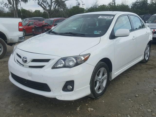 2T1BU4EE2BC725424 - 2011 TOYOTA COROLLA BA WHITE photo 2