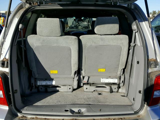 KNDUP132356769953 - 2005 KIA SEDONA EX GRAY photo 9