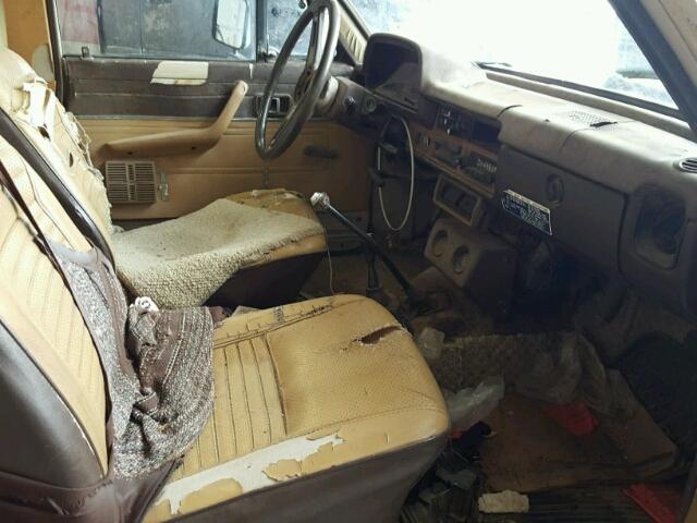 JT4RN48S5C0056509 - 1982 TOYOTA PICKUP RN4 TAN photo 5