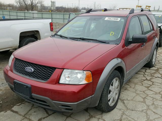 1FMDK04145GA45449 - 2005 FORD FREESTYLE RED photo 2