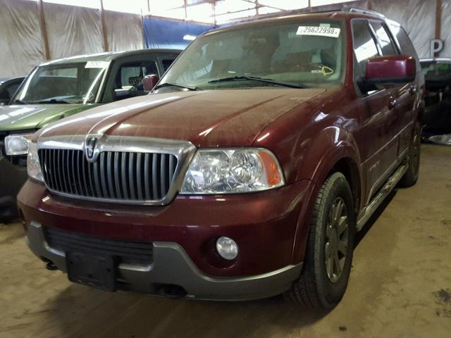 5LMFU28RX4LJ40230 - 2004 LINCOLN NAVIGATOR RED photo 2